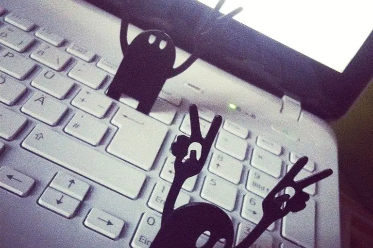 Keyboard Pirate Memo Holders