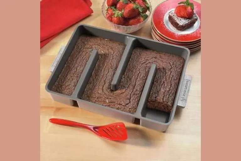 All Edges Brownie Pan