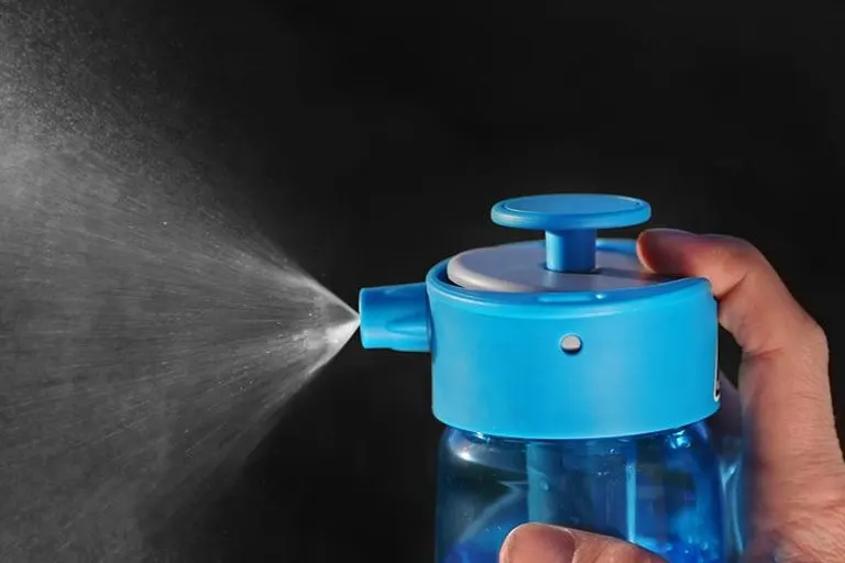 Lunatec Aquabot Water Bottle Sprayer Cap