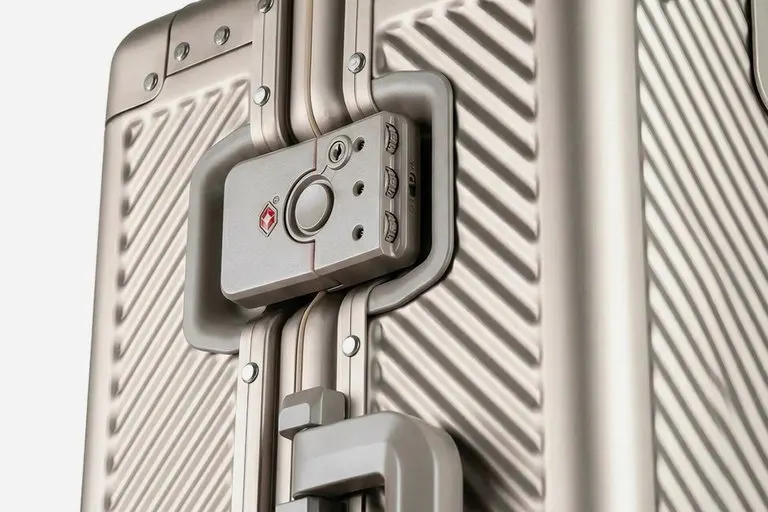 Titaner Voyager Titanium Carry-On
