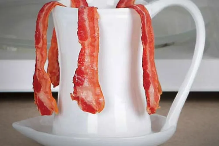 Microwavable Bacon Cooking Mug