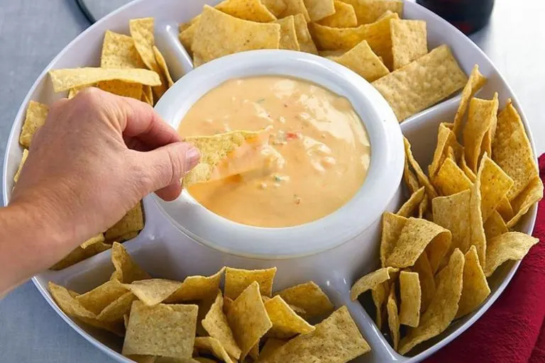 Heated Chip and Dip Serving Tray