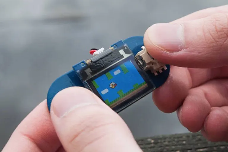 TinyScreen DIY Handheld Game Console Kit