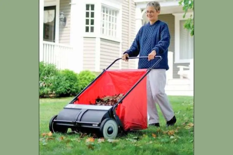 Agri-Fab Push Yard Leaf Sweeper