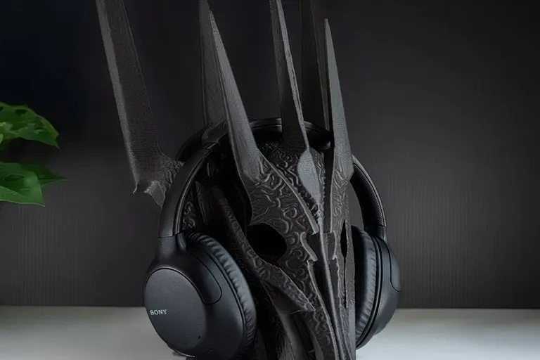 Sauron Helmet Headphone Stand