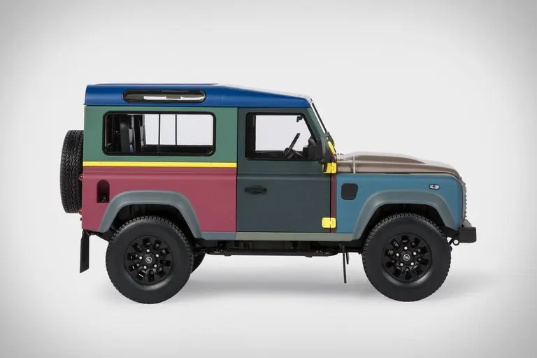 Paul Smith x Land Rover Defender 1:18 Scale Model