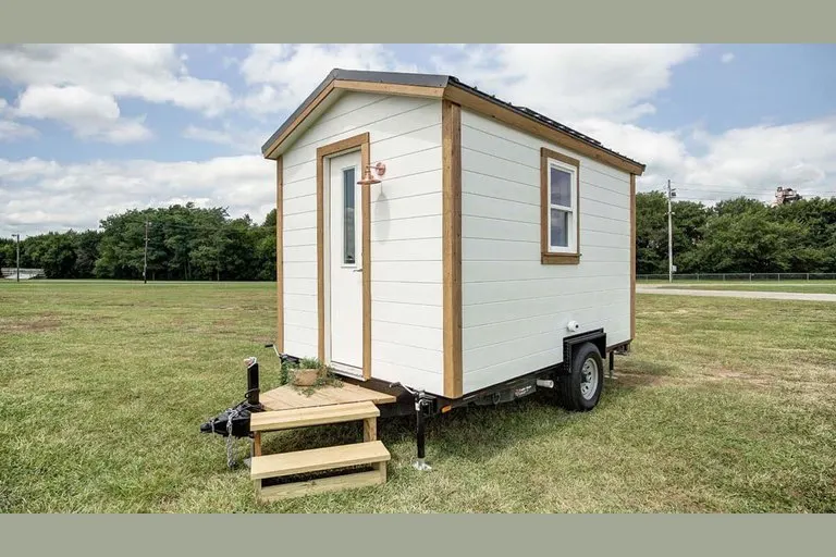 The Nugget 102-Sq-Ft Off-Grid Tiny House