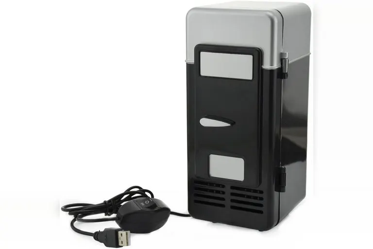 Single-Can USB Desktop Mini Fridge