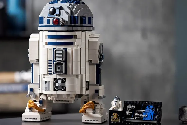 LEGO Star Wars UCS R2-D2