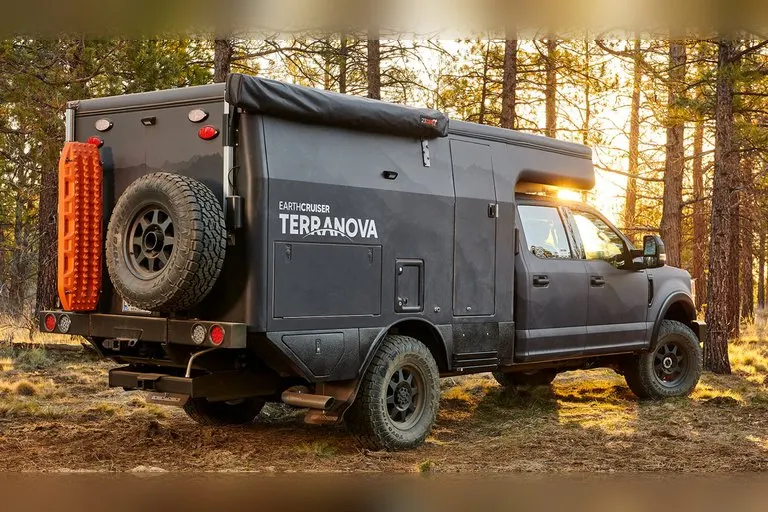 EarthCruiser Terranova Camper