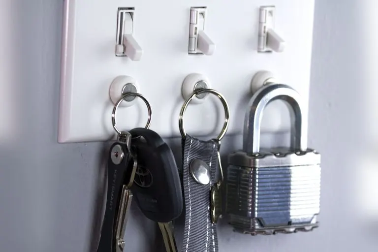 KeyCatch Light Switch Magnets