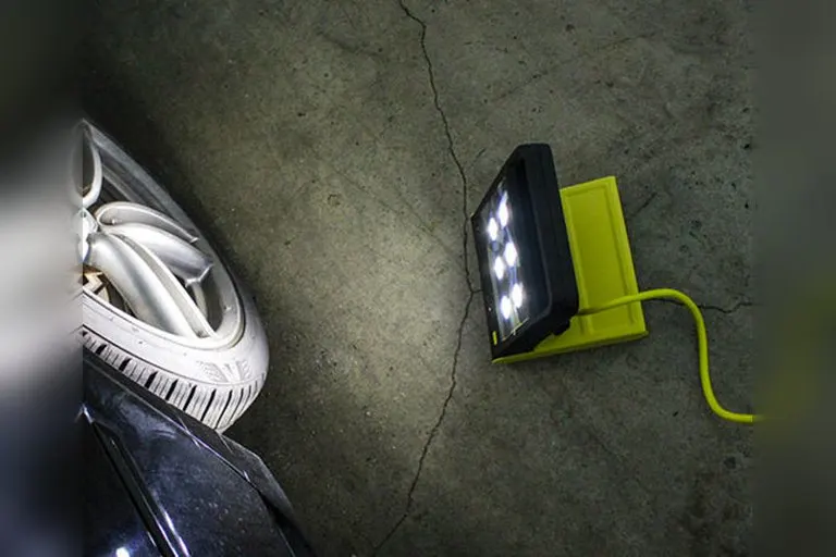 PowerShell Folding Work Light