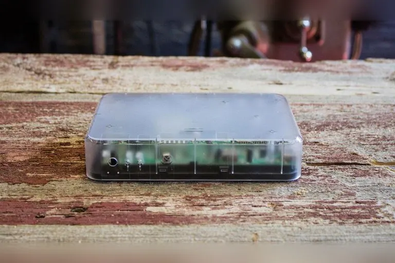 Outernet Lighthouse Satellite Receiver