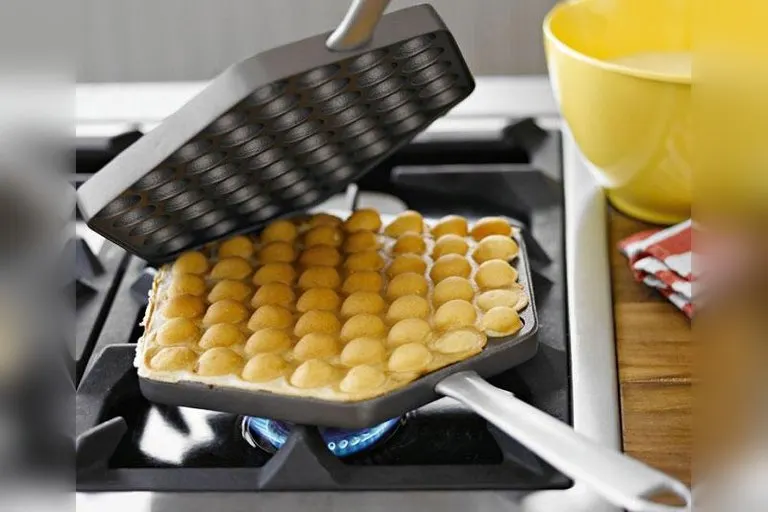 Bubble Waffle Stovetop Pan