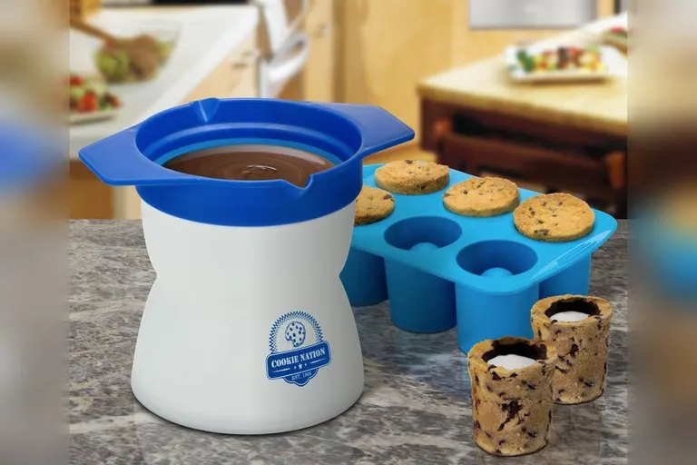 Milk and Cookie Shot Maker