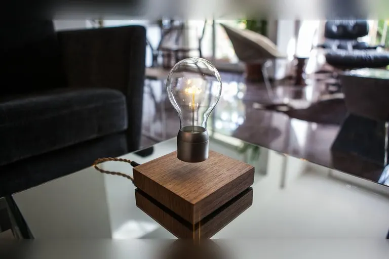 FLYTE Levitating Light