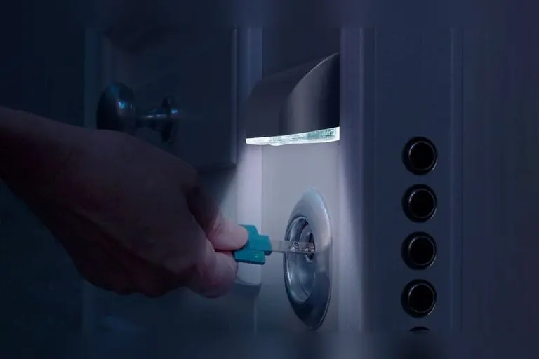 Motion-Activated Keyhole Light