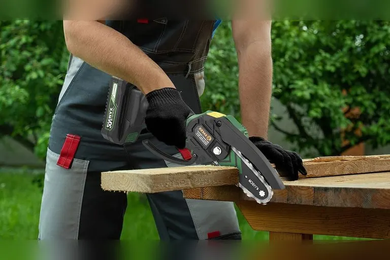 Cordless Mini Electric Chainsaw