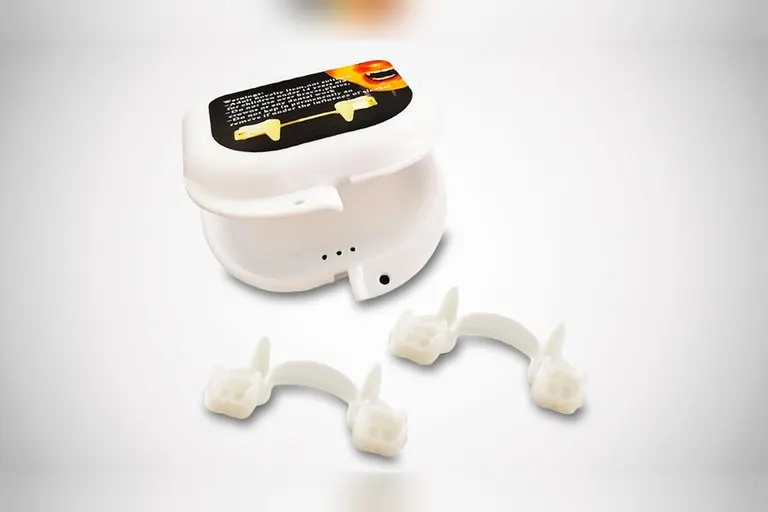 Retractable Vampire Fangs
