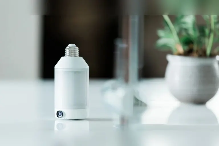 LightCam Smart Lightbulb Camera