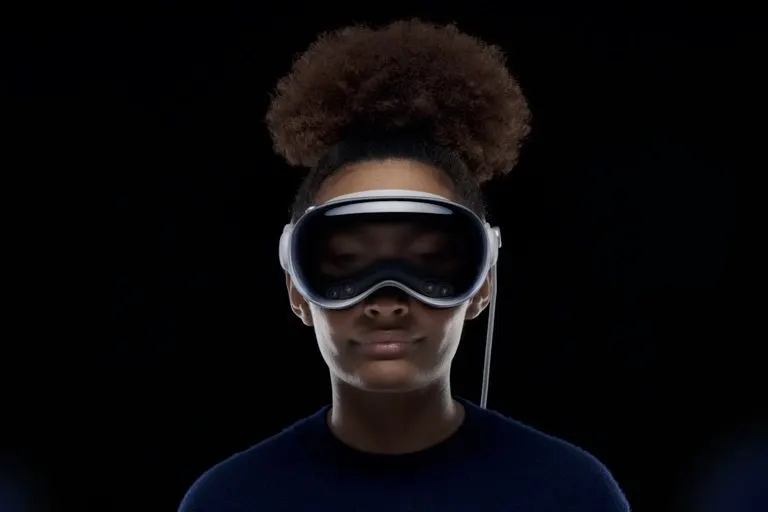 Apple Vision Pro Mixed-Reality Headset