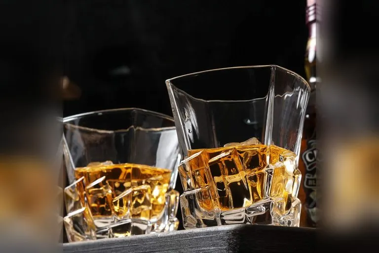 Iceberg Whiskey Glass