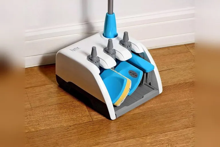 The Lynx Dock 4-in-1 Cleaning System